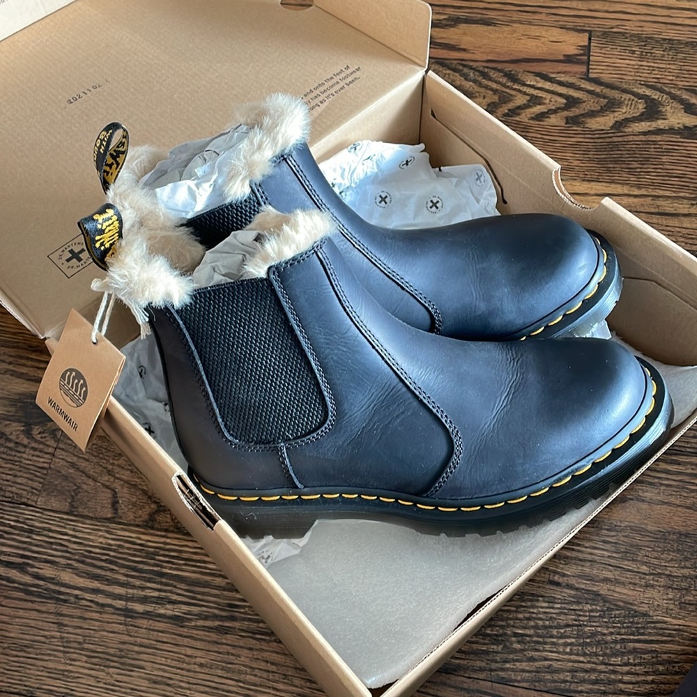 Dr. Martens 2976 Leonore Faux Fur Lined Chelsea Boots